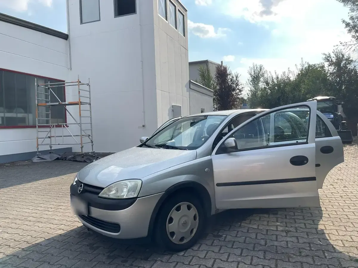 Gebraucht Opel Corsa 75 PS (55 kW) 2001 Silber Kleinwagen