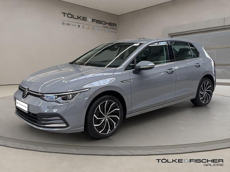 Gebraucht VW Golf VIII Style 150 PS (110 kW) 2022 Mondsteingrau uni Limousine