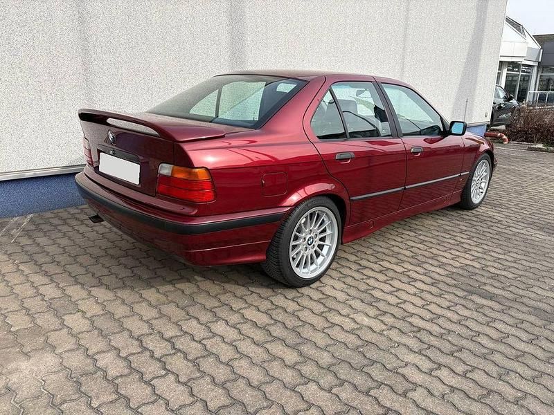Gebraucht BMW 320 Performance 150 PS (110 kW) 1991 Rot Limousine