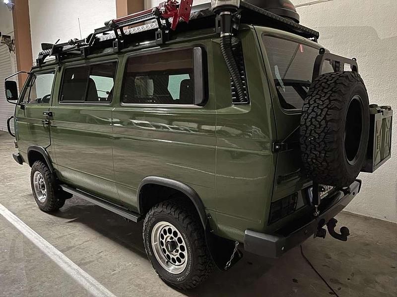 Usado VW Multivan 75 HP (55 kW) 1987 Verde Monovolume