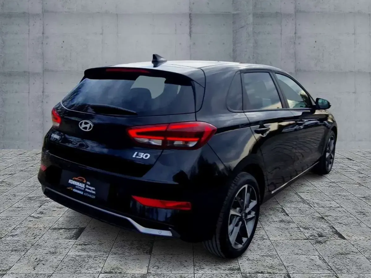 Gebraucht Hyundai i30 Trend 150 PS (110 kW) 2026 Schwarz Limousine