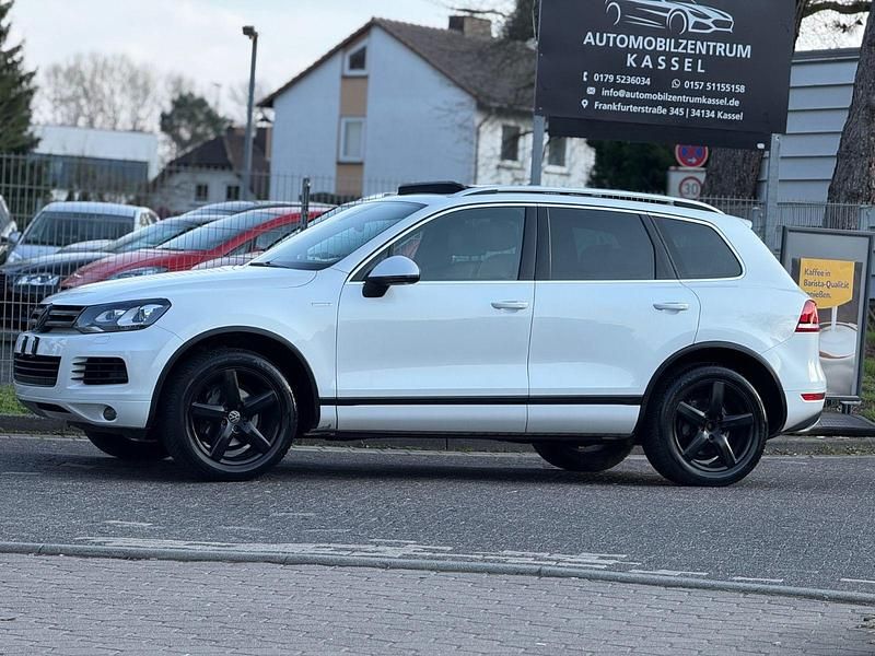 Gebraucht VW Touareg Edition 245 PS (180 kW) 2013 Weiß SUV