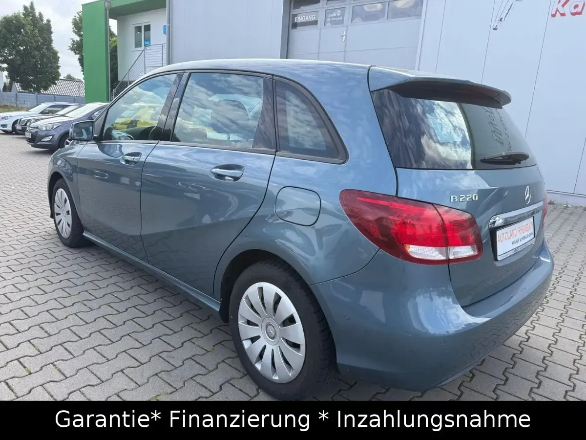 Gebraucht Mercedes B220 184 PS (135 kW) 2015 Blau Kleinwagen