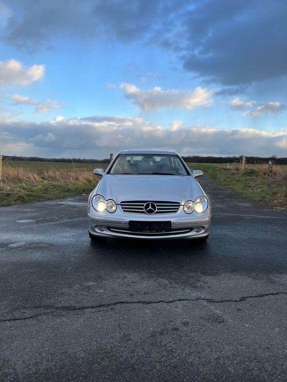 Silber Gebraucht 2002 Mercedes CLK320 Elegance Coupé | 6.500 € (Teuer) - Bild 1/4