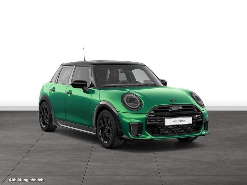 British racing green metallic Gebraucht 2024 Mini Cooper Coupé Coupé | 31.729 € (Etwas zu teuer) - Bild 1/4