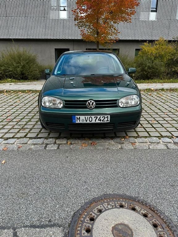Grün Gebraucht 2000 VW Golf IV Limousine | 2.500 € (Etwas zu teuer) - Bild 1/4