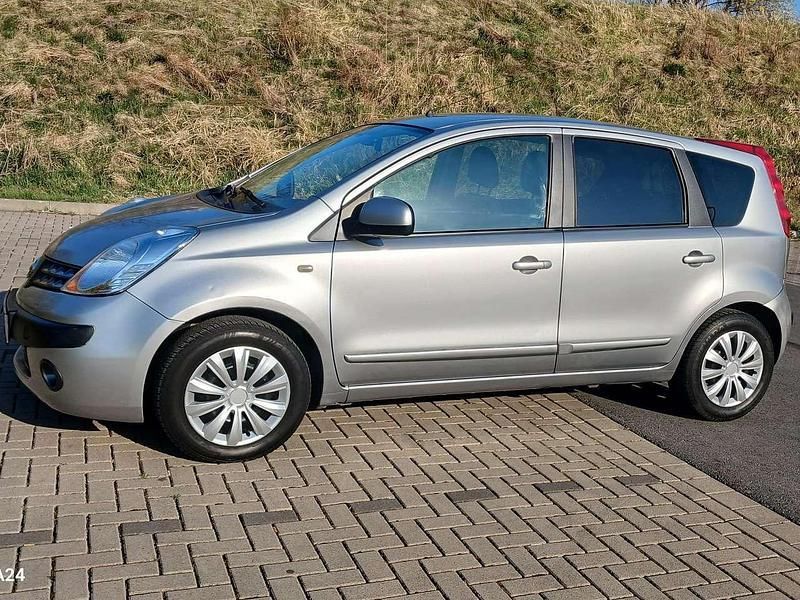 Silber Gebraucht 2006 Nissan Note Acenta Van / Kleinbus | 2.200 € (Etwas zu teuer) - Bild 1/4