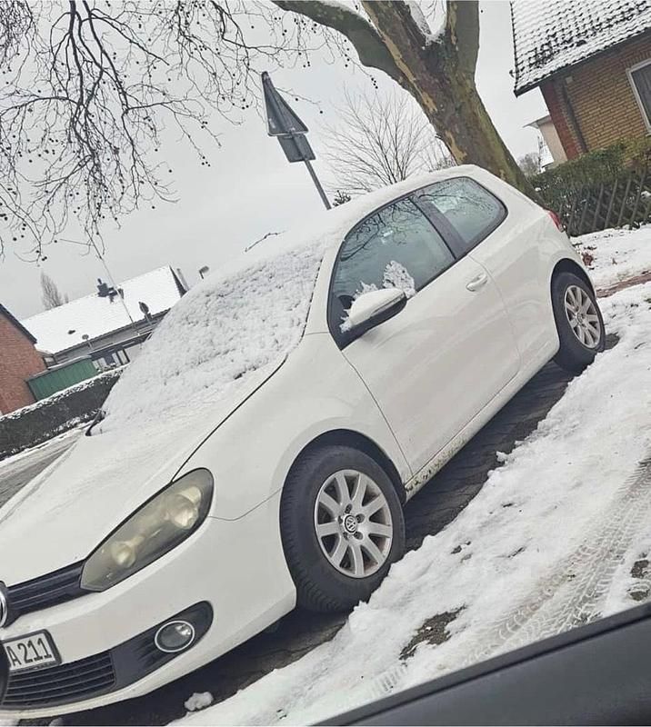 Gebraucht VW Golf VI 80 PS (58 kW) 2009 Weiß Kleinwagen