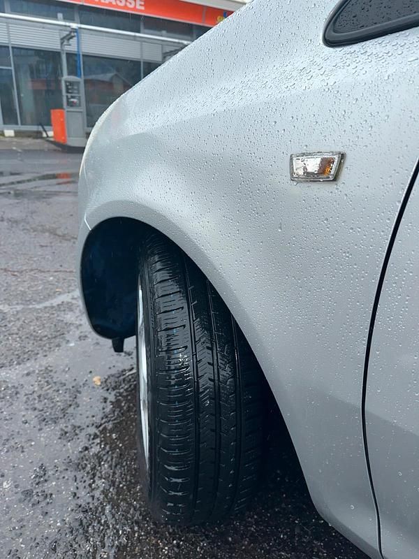 Gebraucht Opel Corsa Catch Me 80 PS (58 kW) 2007 Silber Kleinwagen