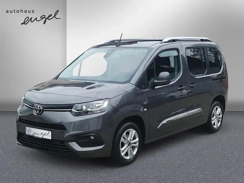 Basaltgrau metallic Gebraucht 2020 Toyota Proace Verso City Kombi | 19.389 € (Guter Preis) - Bild 1/4