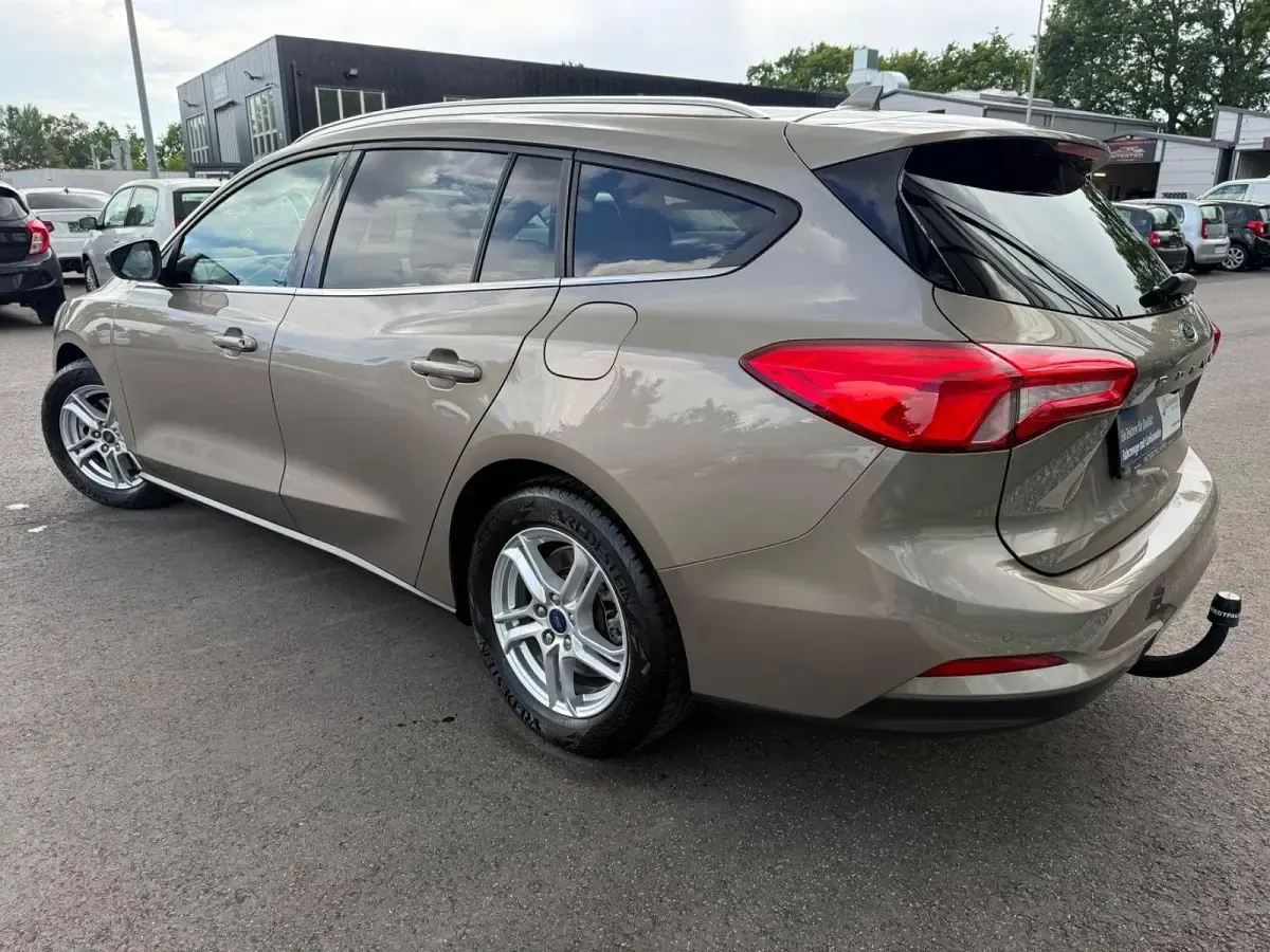 Gebraucht Ford Focus Cool & Connect 101 PS (74 kW) 2019 Gold Kombi