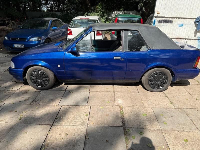 Blau Gebraucht 1988 Ford Escort Cabriolet Style Cabrio | 2.300 € - Bild 1/4