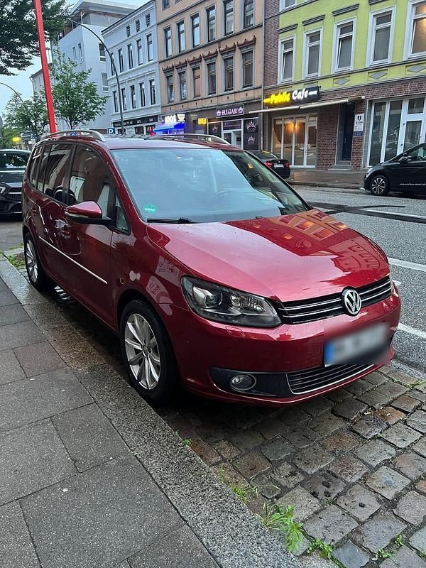 Rot Gebraucht 2012 VW Touran Van / Kleinbus | 8.800 € (Fairer Preis) - Bild 1/4