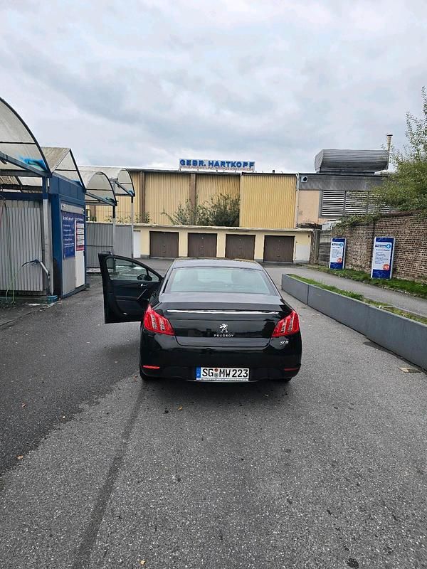 Gebraucht Peugeot 508 155 PS (114 kW) 2012 Schwarz Limousine