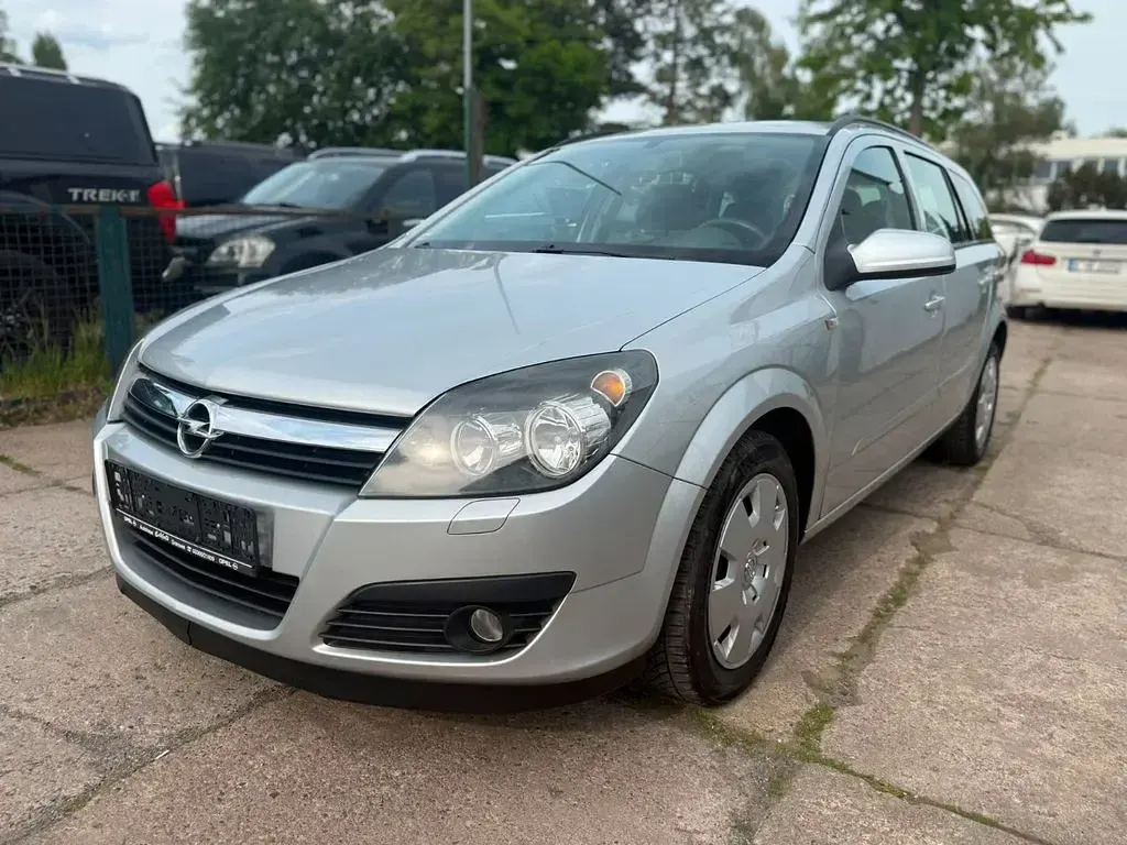 Gebraucht Opel Astra 105 PS (77 kW) 2007 Silber Limousine