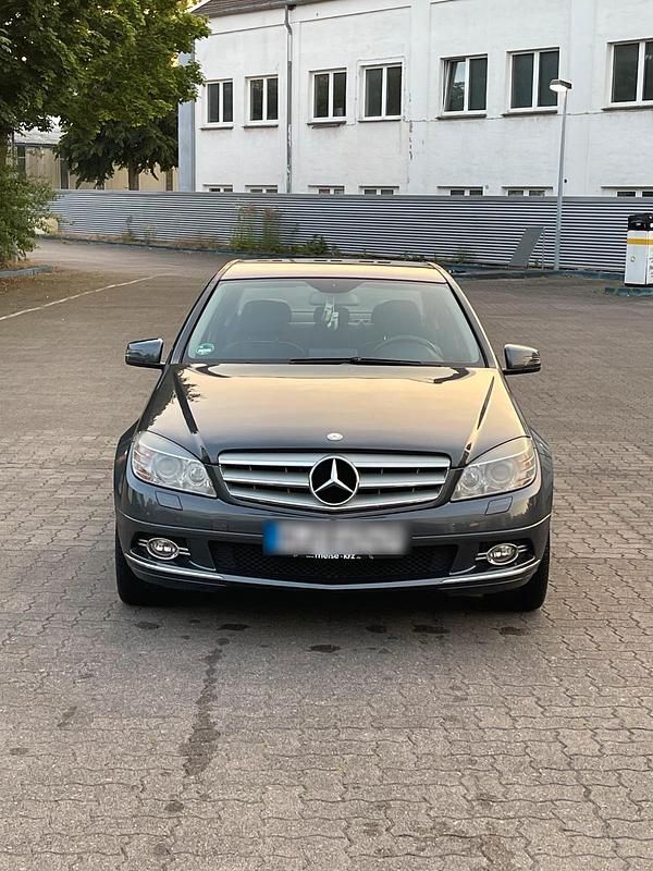 Grau Gebraucht 2008 Mercedes C200 Limousine | 4.400 € (Fairer Preis) - Bild 1/4