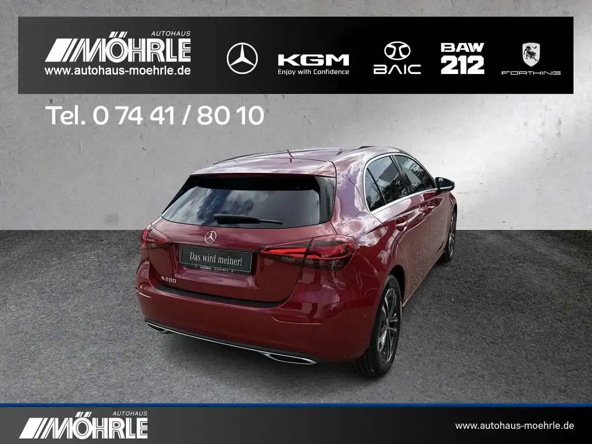 Gebraucht Mercedes A200 Progressive 163 PS (119 kW) 2023 Rot Limousine