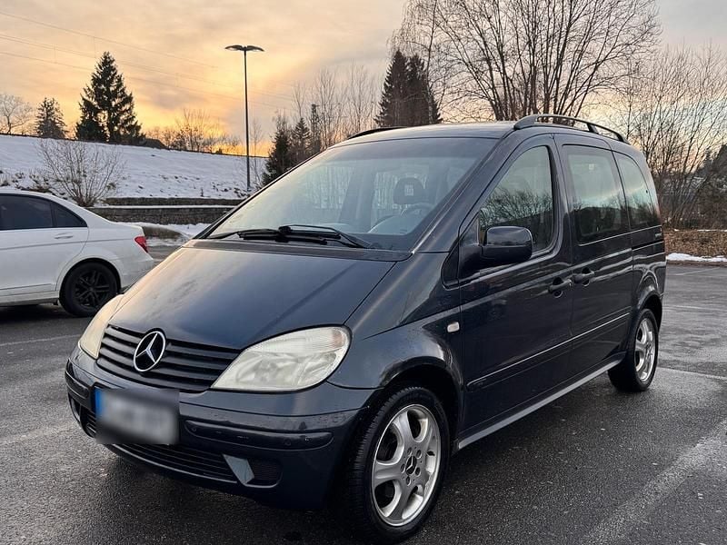 Schwarz Gebraucht 2003 Mercedes Vaneo Van / Kleinbus | 2.450 € (Fairer Preis) - Bild 1/4
