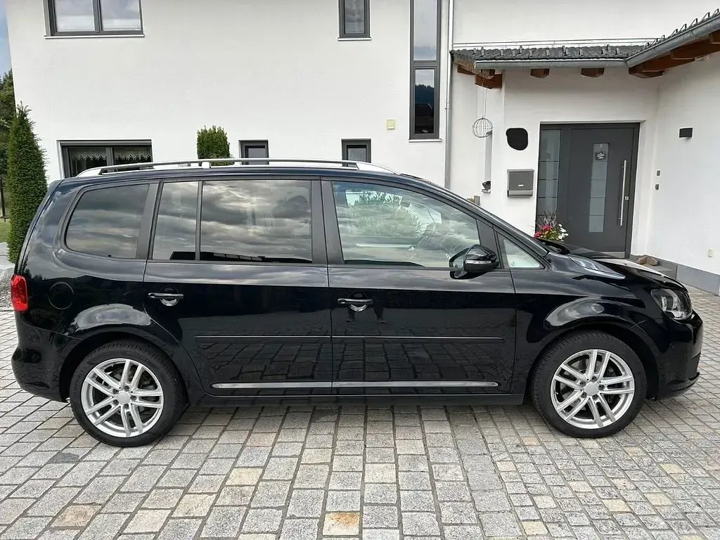 Gebraucht VW Touran Comfortline 140 PS (102 kW) 2015 Schwarz Van / Kleinbus