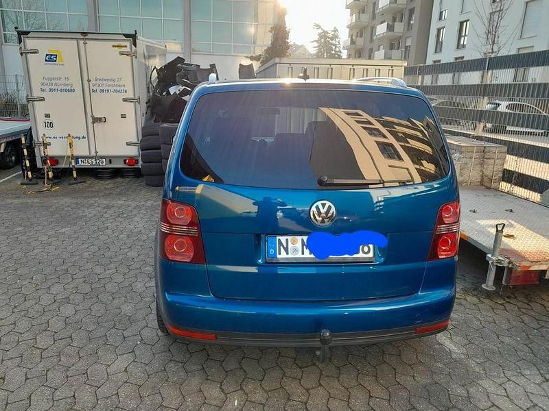 Gebraucht VW Touran 170 PS (125 kW) 2008 Blau Van / Kleinbus