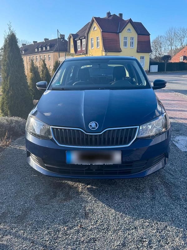 Gebraucht Skoda Fabia 60 PS (44 kW) 2015 Blau Kleinwagen