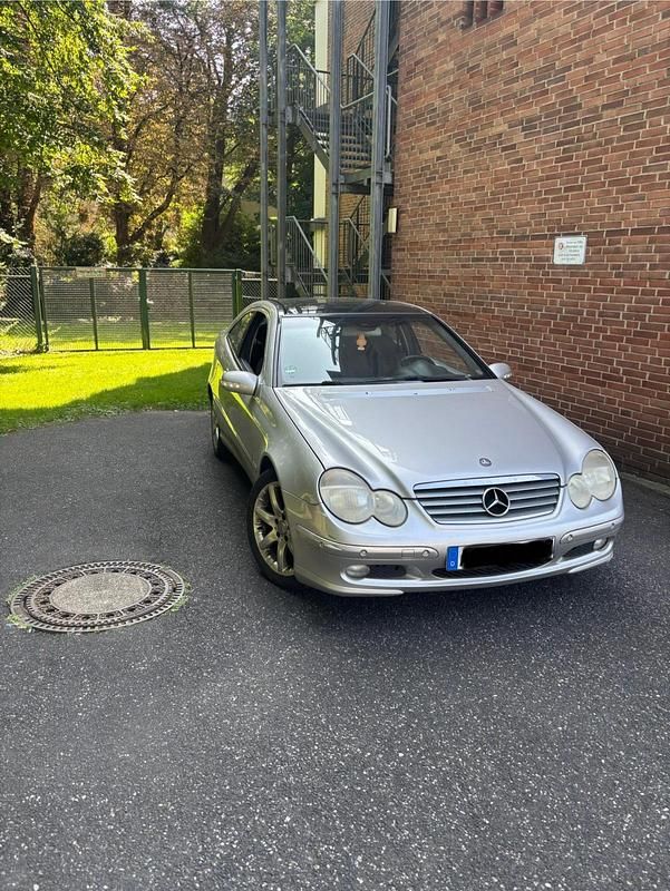 Silber Gebraucht 2001 Mercedes C180 Coupé | 1.750 € (Fairer Preis) - Bild 1/4