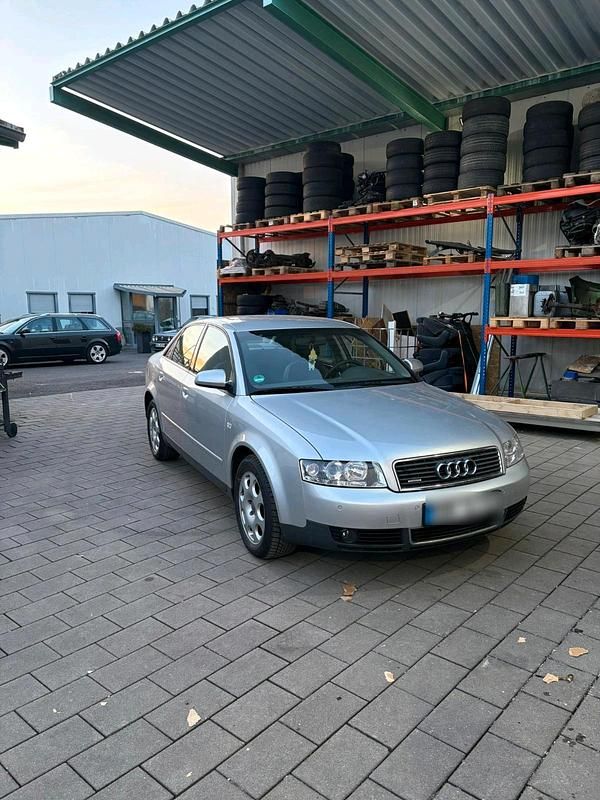 Gebraucht Audi A4 220 PS (161 kW) 2001 Silber Limousine