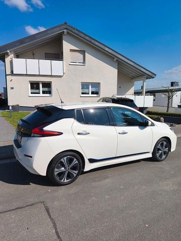 Gebraucht Nissan Leaf 110 kW (150 PS) 2019 Weiß Kleinwagen