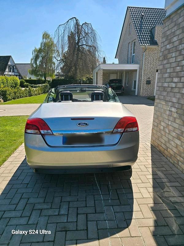 Gebraucht Ford Focus Cabriolet 145 PS (106 kW) 2009 Andere farben Cabrio
