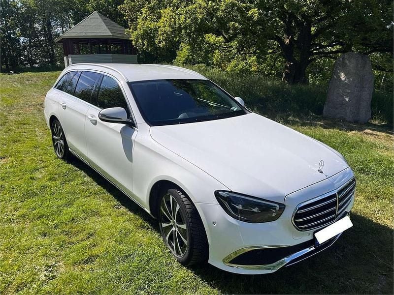 Weiß Gebraucht 2021 Mercedes E220 Exclusive Kombi | 23.999 € (Superpreis) - Bild 1/4