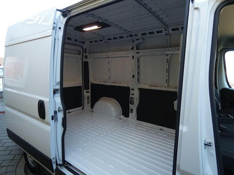 Neu Opel Movano 140 PS (102 kW) 2025 Weiß Van