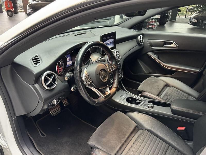 Gebraucht Mercedes CLA180 AMG line 122 PS (89 kW) 2019 Weiß Limousine