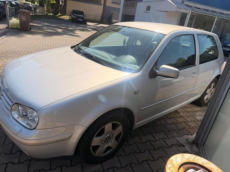 Silber Gebraucht 1998 VW Golf IV Kleinwagen | 1.900 € (Fairer Preis) - Bild 1/4