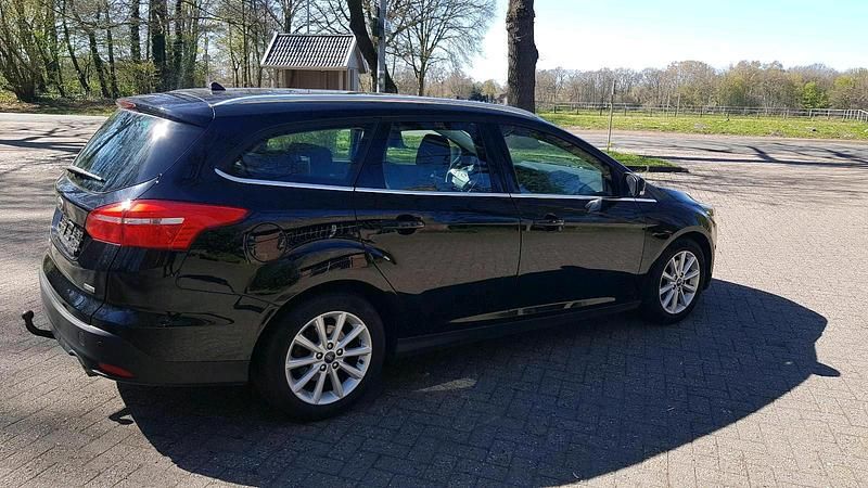 Usata Ford Focus 149 CV (109 kW) 2017 Nero Station wagon