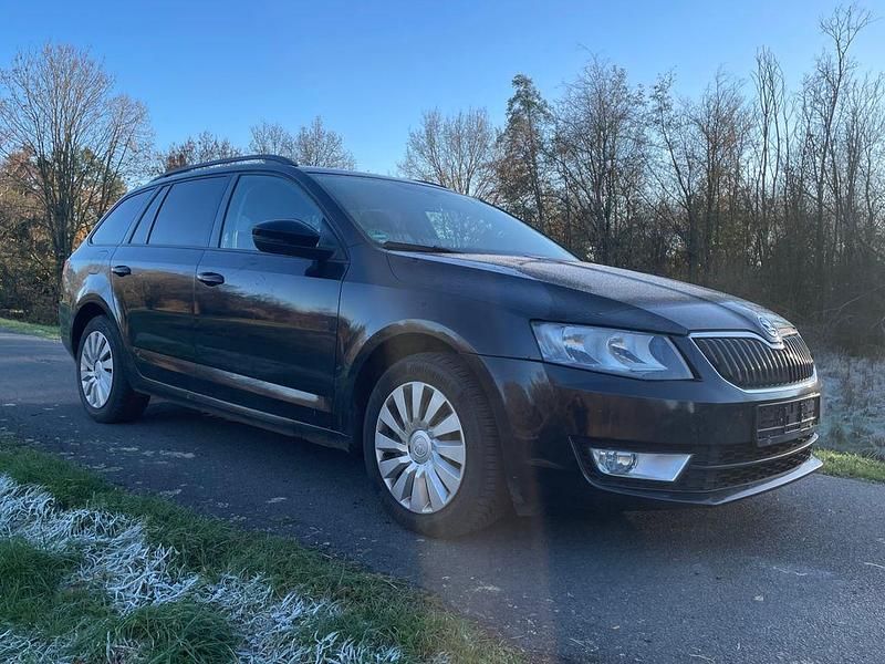 Schwarzmagic perleffekt Gebraucht 2014 Skoda Octavia Kombi | 5.490 € (Superpreis) - Bild 1/4