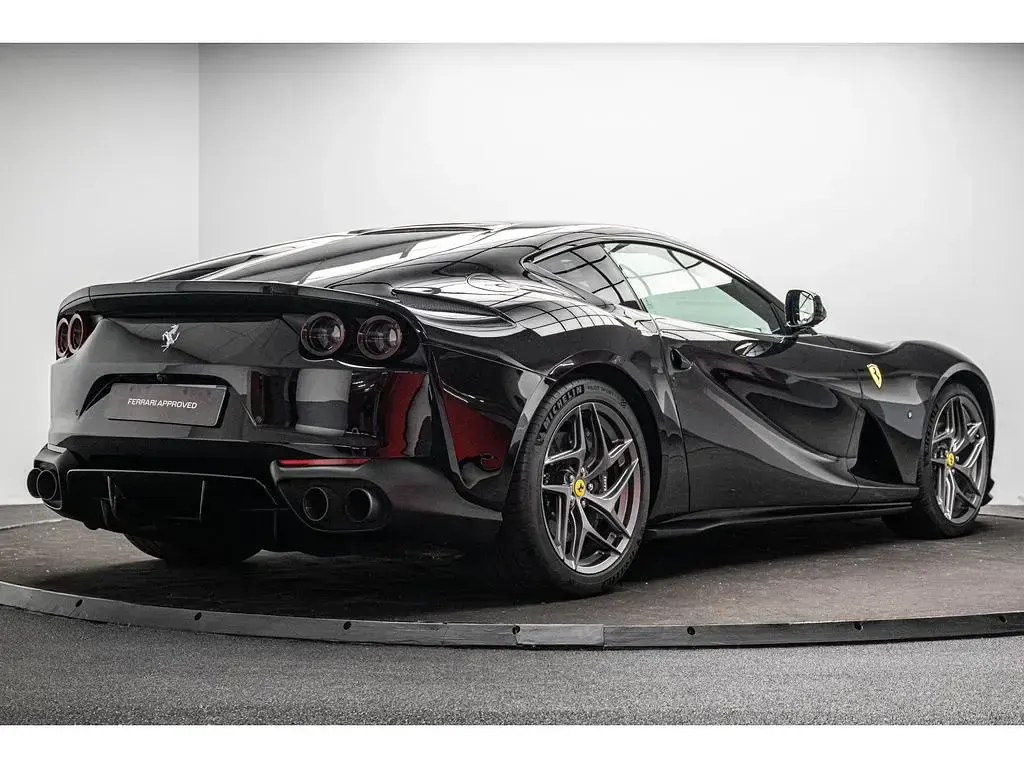 Second-hand Ferrari 812 800 CP (588 kW) 2018 Negru Coupe