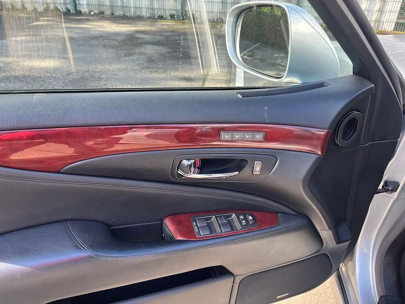 Gebraucht Lexus LS460 381 PS (280 kW) 2007 Silber Limousine