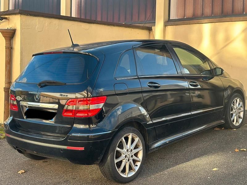 Schwarz Gebraucht 2007 Mercedes B180 Van / Kleinbus | 1.000 € (Guter Preis) - Bild 1/4