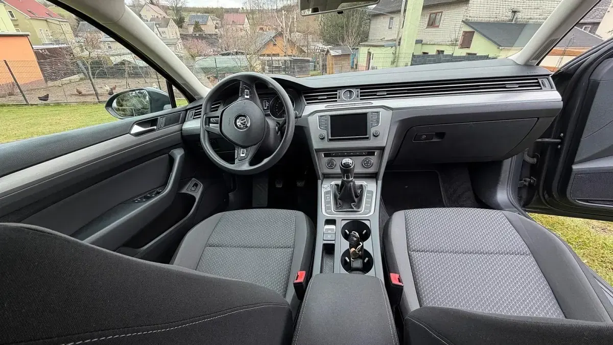 Gebraucht VW Passat 120 PS (88 kW) 2015 Grau Kombi