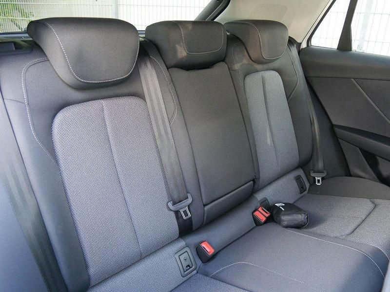 Gebraucht Audi Q2 Advanced Plus 150 PS (110 kW) 2025 Gletscherweiß metallic SUV