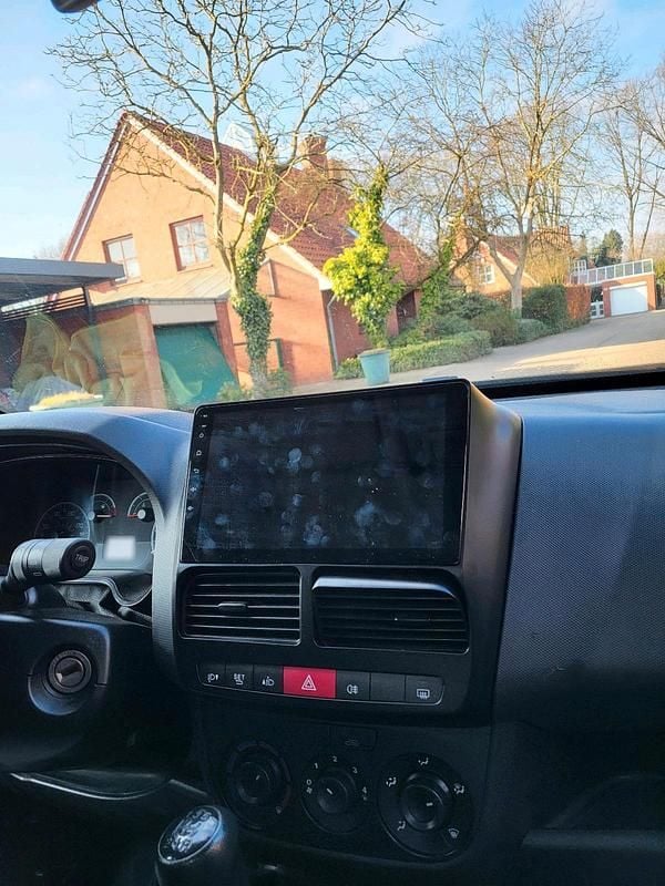 Gebraucht Fiat Doblò 100 PS (73 kW) 2014 Grün Van / Kleinbus