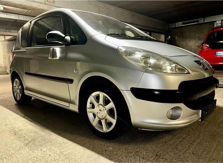 Silber Gebraucht 2007 Peugeot 1007 Sport Kleinwagen | 3.699 € - Bild 1/4