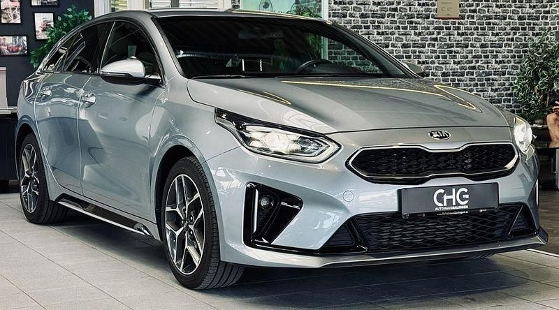 Silber Gebraucht 2022 Kia ProCeed GT-Line Kleinwagen | 21.990 € (Fairer Preis) - Bild 1/4