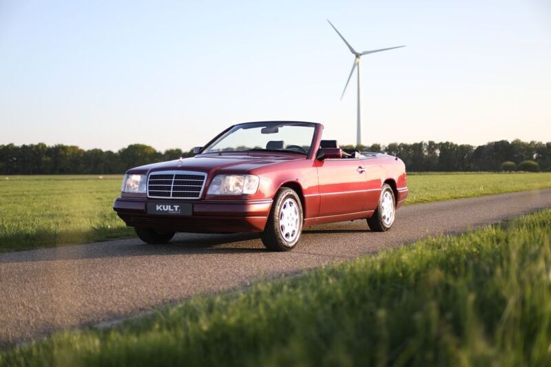 Rot Gebraucht 1994 Mercedes E220 Cabrio | 36.900 € - Bild 1/4
