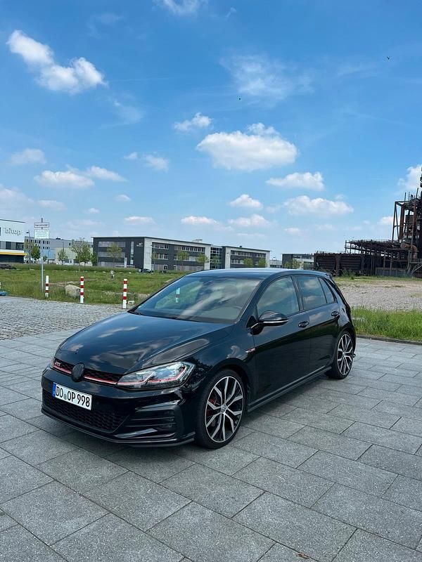 Schwarz Gebraucht 2018 VW Golf VII GTI Kleinwagen | 21.900 € (Fairer Preis) - Bild 1/4