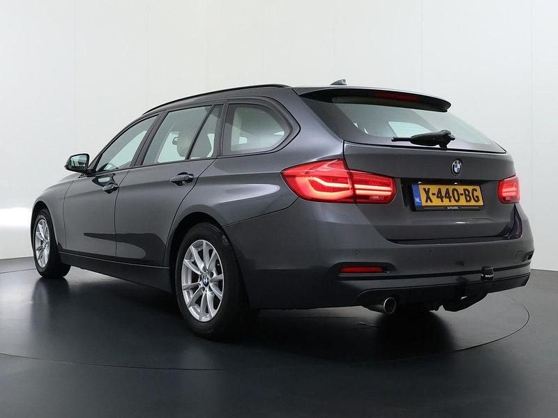 Gebraucht BMW 316 Executive 116 PS (85 kW) 2019 Grau Kombi