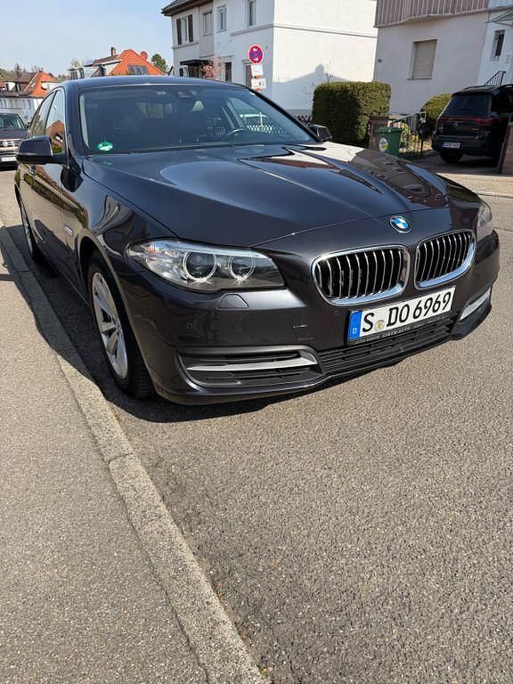 Gebraucht BMW 520 190 PS (139 kW) 2016 Schwarz Limousine