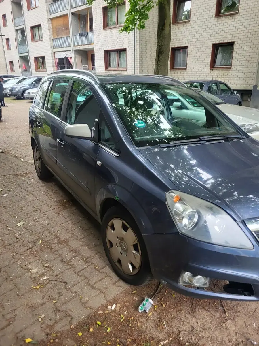 Usata Opel Zafira 140 CV (102 kW) 2006 Blu Monovolume