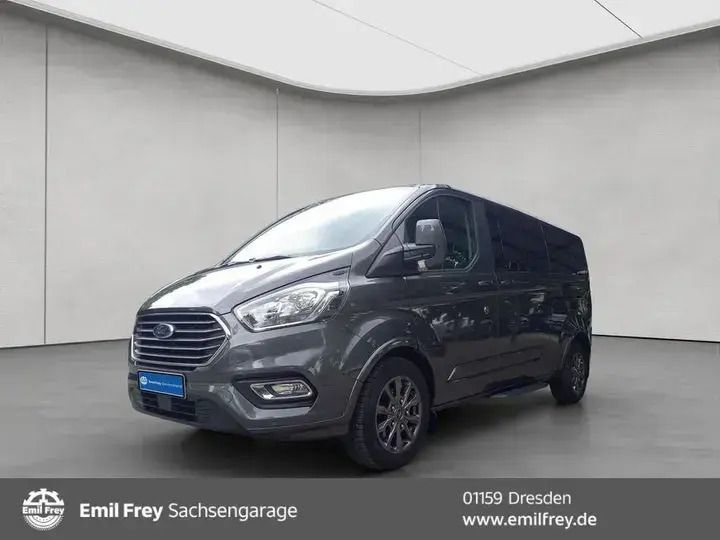 Magneticgrau metallic Gebraucht 2022 Ford Tourneo Custom Titanium | 39.440 € - Bild 1/4