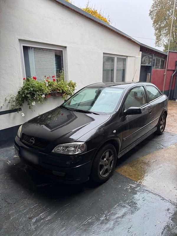 Schwarz Gebraucht 2000 Opel Astra Edition Coupé | 750 € (Superpreis) - Bild 1/4